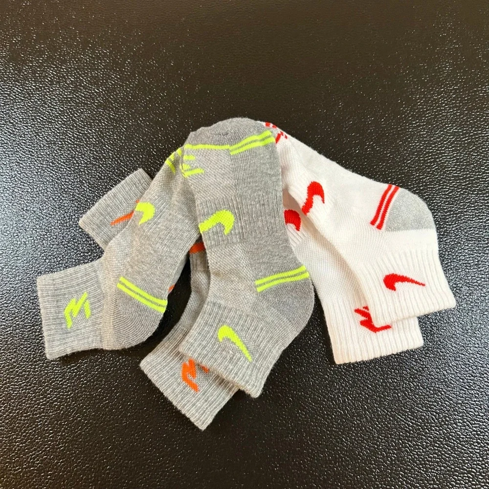 Nike Quarter Ankle Socks Kids Small Multicolor Neon Athletic 3 Pair Pack